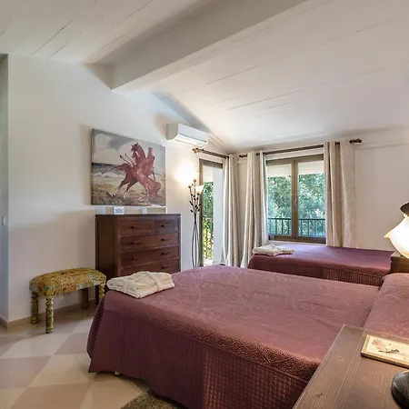 Llamas Villa *